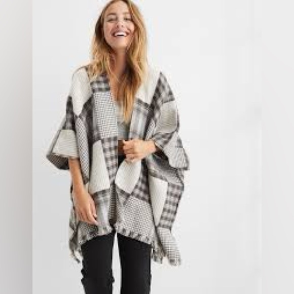 *NWT* Aerie Green, Pink Plaid Poncho/Cape Sweater, One Size, Fringe, Cardigan - Picture 9 of 11